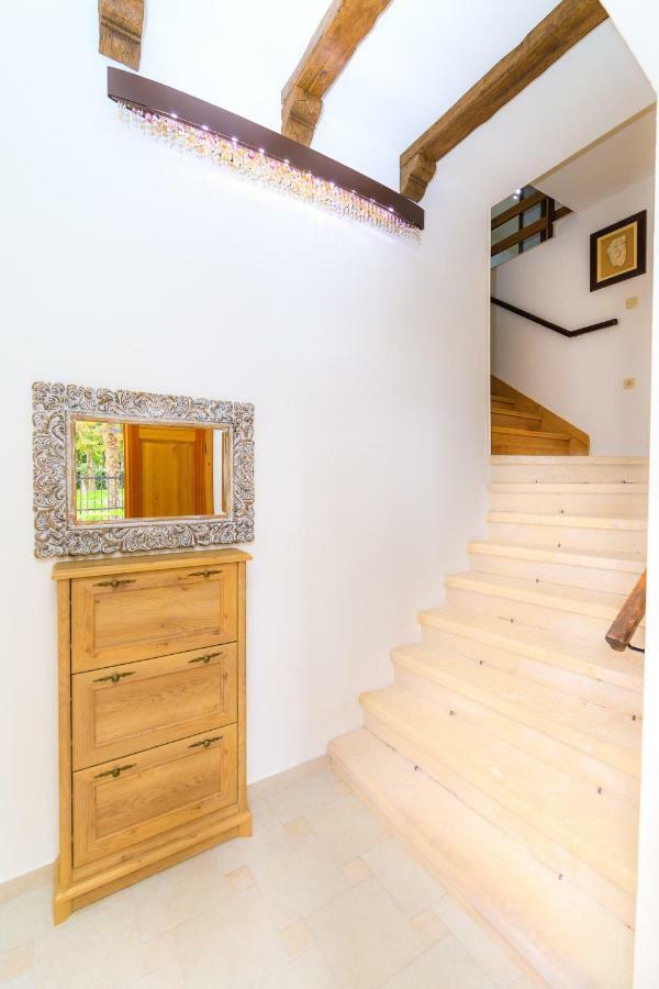 Holiday Home Obrov Kastela Ngoại thất bức ảnh