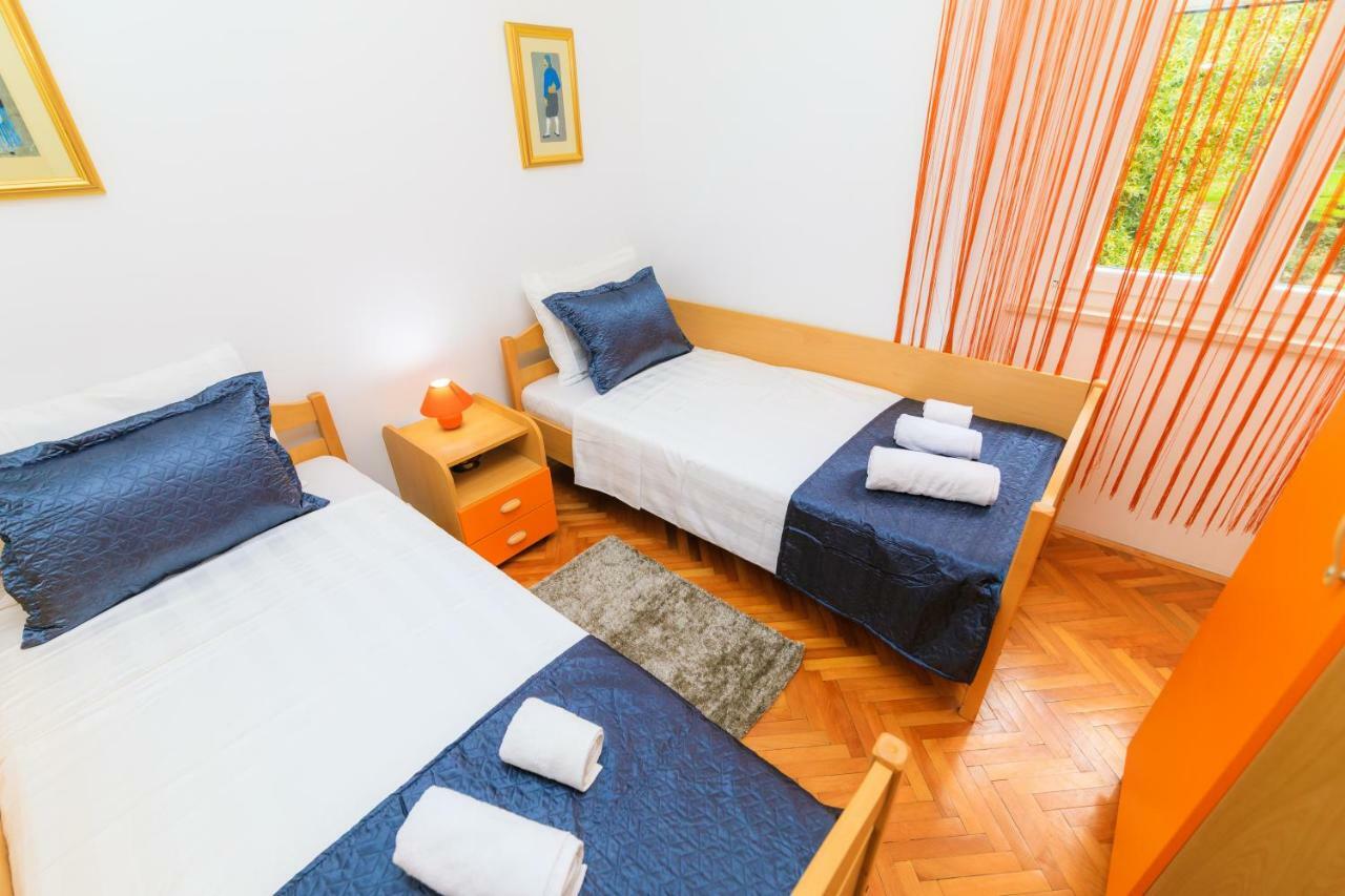 Holiday Home Obrov Kastela Ngoại thất bức ảnh
