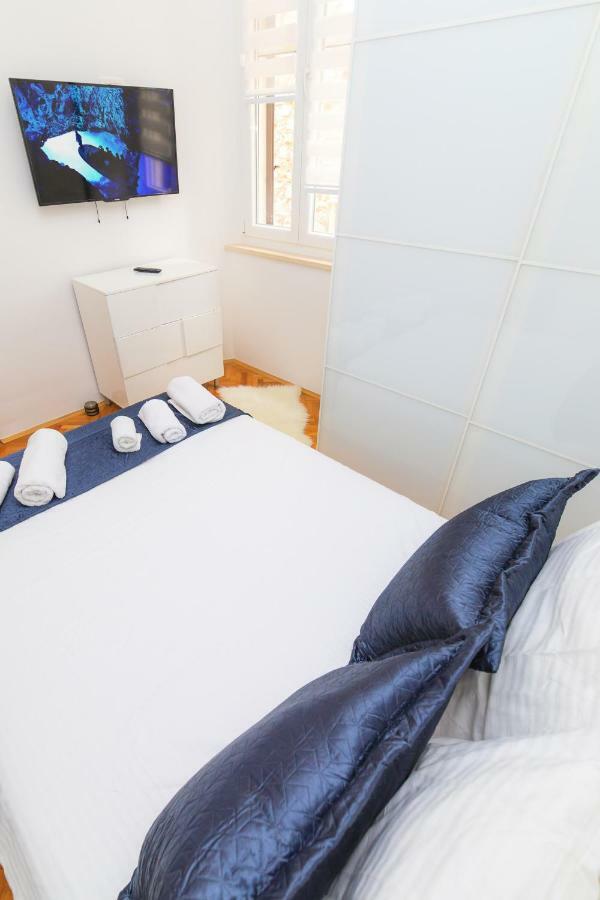 Holiday Home Obrov Kastela Ngoại thất bức ảnh
