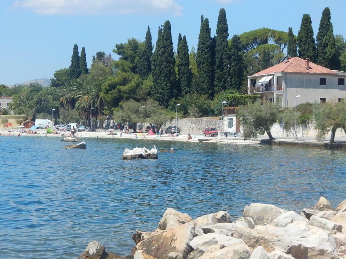 Holiday Home Obrov Kastela Ngoại thất bức ảnh